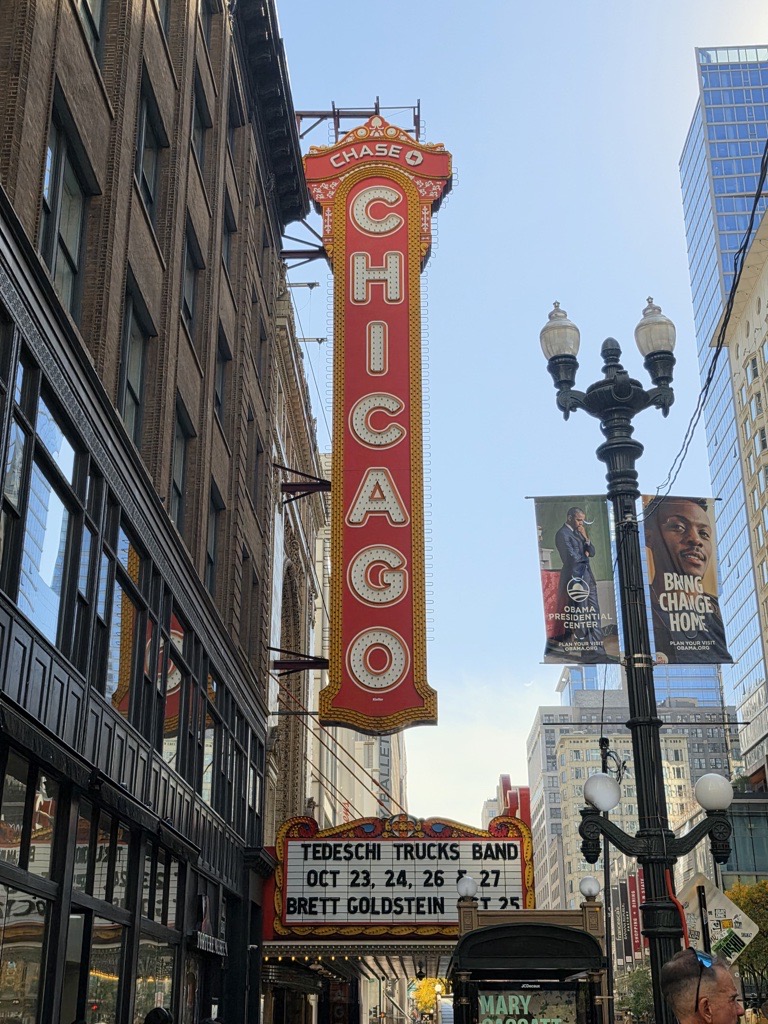 The Chicago Theatre marquee